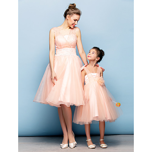 Ball Gown Fit & Flare Mini Me Cocktail Party Dress Straps Sleeveless Knee Length Organza Tulle with Criss Cross Beading 2021
Ball Gown Fit & Flare Mini Me Cocktail Party Dress Straps Sleeveless Knee Length Organza Tulle with Criss Cross Beading 2021