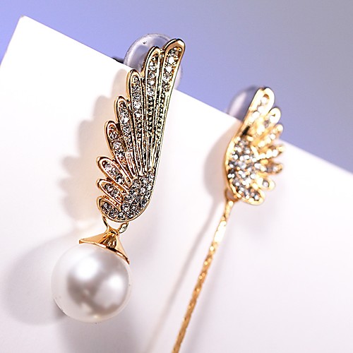 Women's Synthetic Diamond Drop Earrings Mismatch Earrings Mismatched Fashion Earrings Jewelry Gold / White For Evening Party Stage
Women's Synthetic Diamond Drop Earrings Mismatch Earrings Mismatched Fashion Earrings Jewelry Gold / White For Evening Party Stage