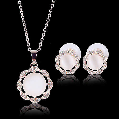 Women's Stud Earrings Pendant Necklace Cut Out Leaf Flower Stylish Classic Gold Plated Earrings Jewelry Gold / Silver For Daily Work 1 set
Women's Stud Earrings Pendant Necklace Cut Out Leaf Flower Stylish Classic Gold Plated Earrings Jewelry Gold / Silver For Daily Work 1 set