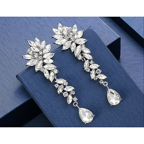 Women's Cubic Zirconia Hoop Earrings Classic Love Vintage Classic Imitation Diamond Earrings Jewelry White For Party Wedding 1 Pair
Women's Cubic Zirconia Hoop Earrings Classic Love Vintage Classic Imitation Diamond Earrings Jewelry White For Party Wedding 1 Pair