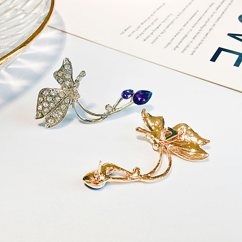 Women's Earrings Holiday Wedding Birthday Romantic Earrings Jewelry Gold / Silver For Date Street Festival 1 Pair
Women's Earrings Holiday Wedding Birthday Romantic Earrings Jewelry Gold / Silver For Date Street Festival 1 Pair