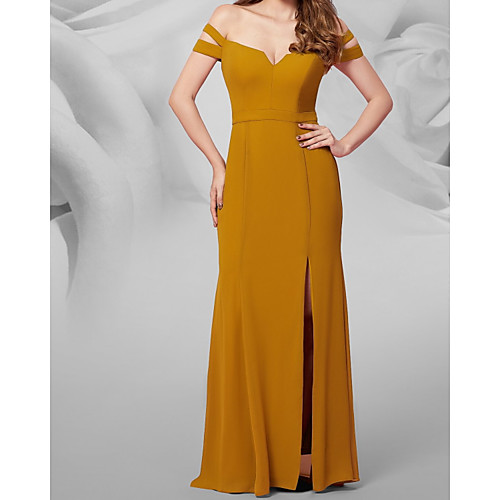 A-Line V Neck Floor Length Chiffon Bridesmaid Dress with Pleats / Split Front
A-Line V Neck Floor Length Chiffon Bridesmaid Dress with Pleats / Split Front