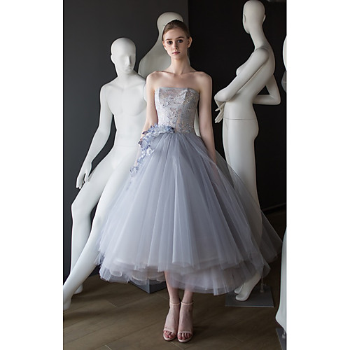 Ball Gown Elegant Vintage Graduation Engagement Dress Strapless Sleeveless Tea Length Tulle with Tier Appliques 2021
Ball Gown Elegant Vintage Graduation Engagement Dress Strapless Sleeveless Tea Length Tulle with Tier Appliques 2021