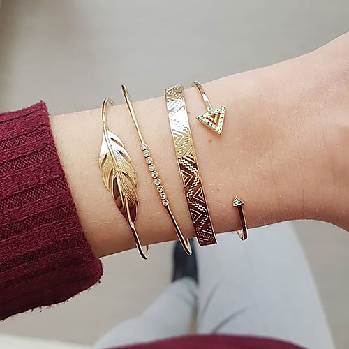 fashion leaf row diamond bracelet retro pattern four-piece set of pointed triangle
fashion leaf row diamond bracelet retro pattern four-piece set of pointed triangle