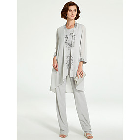 baratos Loja de Casamentos-Terninho Vestido Para Mãe dos Noivos Elegante Tamanhos Grandes Bateau Neck Longo Chiffon Renda Sem Manga com Fru-Fru 2020