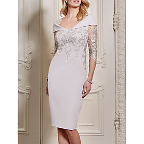 baratos Loja de Casamentos-Tubinho Vestido Para Mãe dos Noivos Elegante Tamanhos Grandes Transparente Rainha Anne Até os Joelhos Poliéster Meia Manga com Lantejoulas 2020