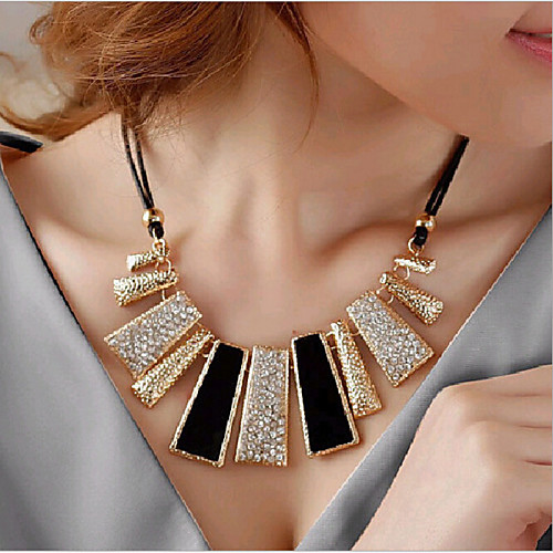 

Women's Choker Necklace Statement Necklace Bib Statement Ladies Italian Chunky Alloy Gold White Necklace Jewelry For Party