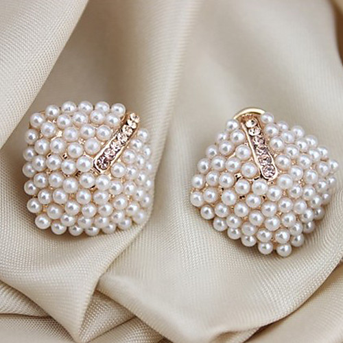 

Women's Pearl Stud Earrings Ear Cuff Seed Pearls Ladies Luxury Elegant Pearl Crystal Imitation Pearl Earrings Jewelry White For Party Wedding Casual Daily Masquerade Engagement Party / Gold Plated