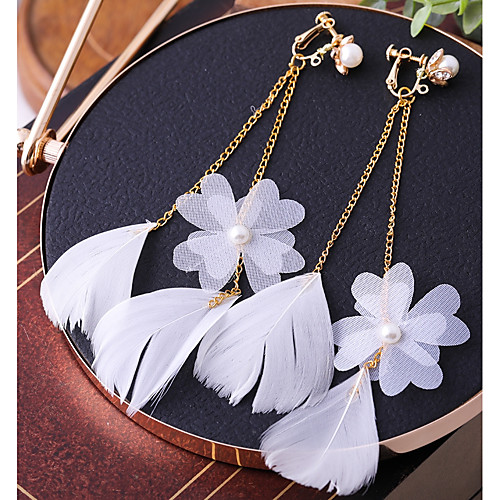 

Women's Cubic Zirconia Clip on Earring Feather Korean Fashion Earrings Jewelry White For Wedding Holiday One-piece Suit