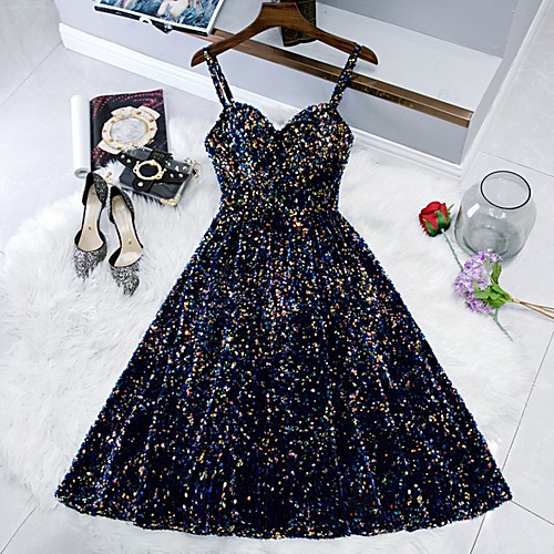

A-Line Sparkle & Shine Holiday Cocktail Party Dress Spaghetti Strap Sleeveless Knee Length Sequined with Sequin 2021