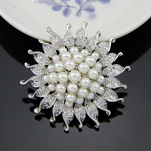 

Women's Brooches 3D Flower Fashion Imitation Pearl Rhinestone Silver Plated Brooch Jewelry Silver For Party Wedding Street Holiday Festival