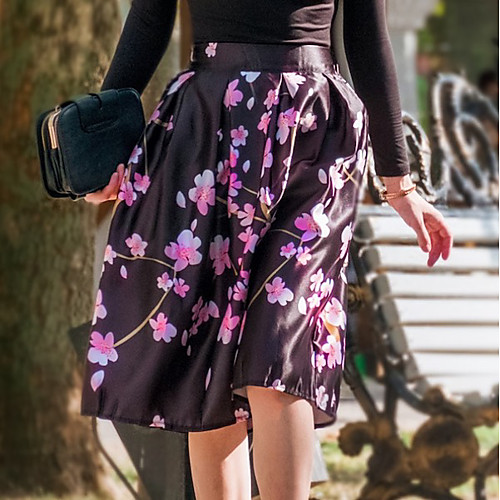

Women's A Line Skirts - Floral Black One-Size