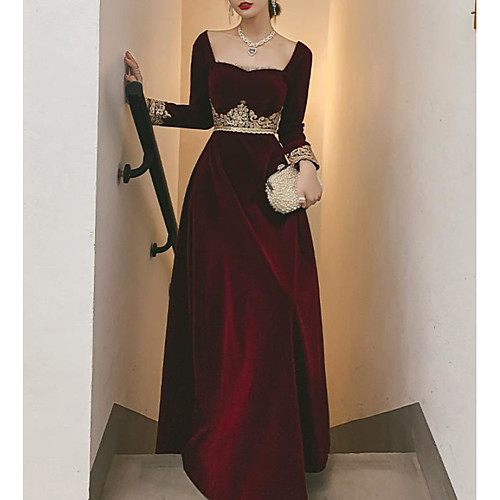 

A-Line Elegant Vintage Wedding Guest Formal Evening Valentine's Day Dress Scoop Neck Long Sleeve Floor Length Velvet with Appliques 2021