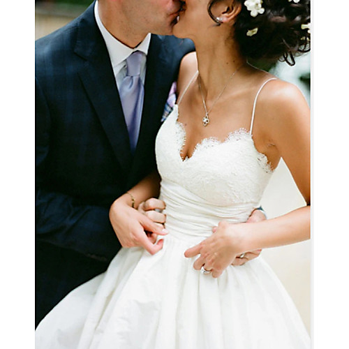 

A-Line Wedding Dresses V Neck Sweep / Brush Train Lace Satin Sleeveless Country Beach with Appliques 2021