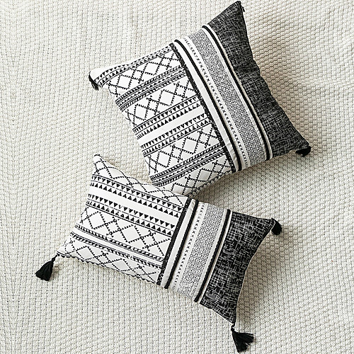 

Modern and Simple Black and White Texture Printing Around Fringed Cotton Pillowcase