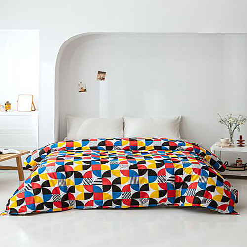 

3-Piece Duvet Cover Set Hotel Bedding Sets Comforter Cover with Soft Lightweight Microfiber Include 1 Duvet Cover 2 Pillowcases for Double/Queen/King(1 Pillowcase for Twin/Single)