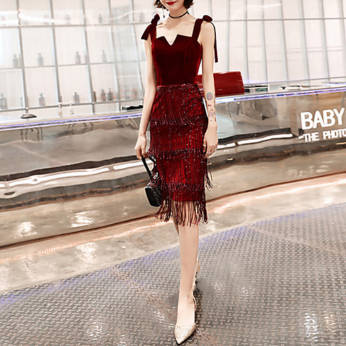 

Sheath / Column Sparkle Sexy Homecoming Cocktail Party Dress Spaghetti Strap Sleeveless Knee Length Sequined Velvet with Sequin Tassel 2021
