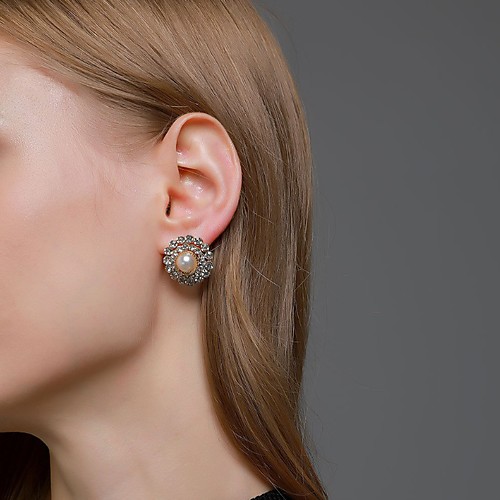 

Women's Earrings Stylish Elegant European Korean Sweet Imitation Pearl Imitation Diamond Earrings Jewelry Silver / Gold For Party Evening Street Birthday Beach Festival
