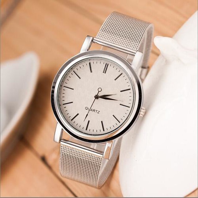 Montre bracelet en acier argent quartz analogique des femmes (couleurs assorties) de