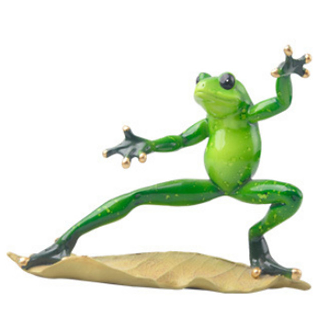 керамическая лягушка из уругвая. лягушка. бесхвостые земноводные. земноводные амфибии. малоазиатская лягушка.