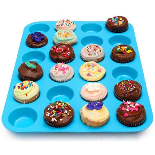 D2.4/" 6-Cell Puff Muffin Cupcake Pastry Pudding Silicone Mold Pan Baking Tray