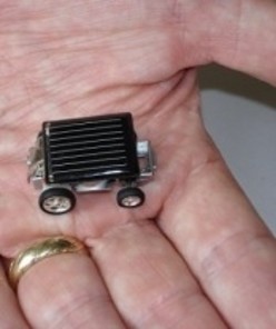 world's smallest solar powered car